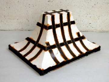 Forma de silenci, bagul 46 x 32 x 25 cms. Ferro i guix 2004_w600_h450